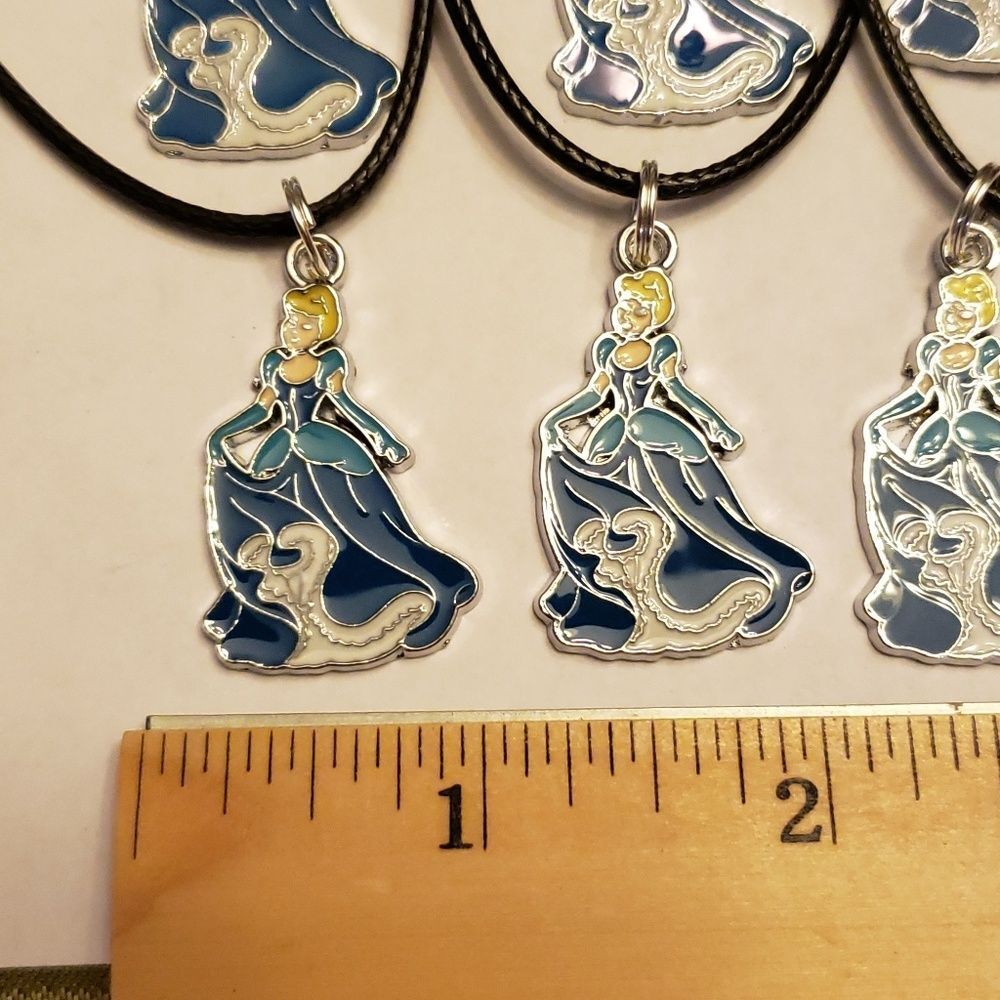 Cinderella Party Favors Necklaces Set of 10 Disney - Picture 3 of 4